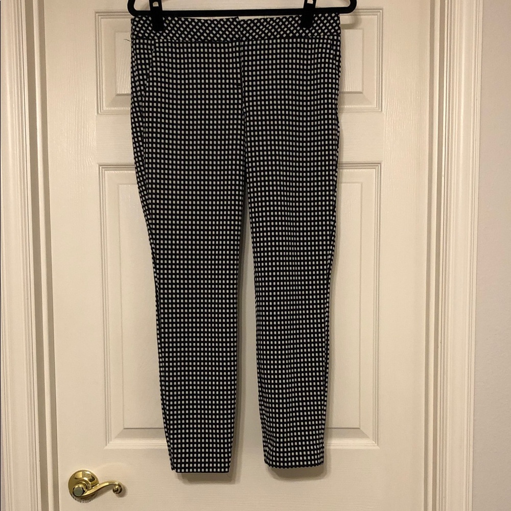 Express Columnist Black & White Checked Skinny Ponte Pants Made In Vietnam Sz. 6